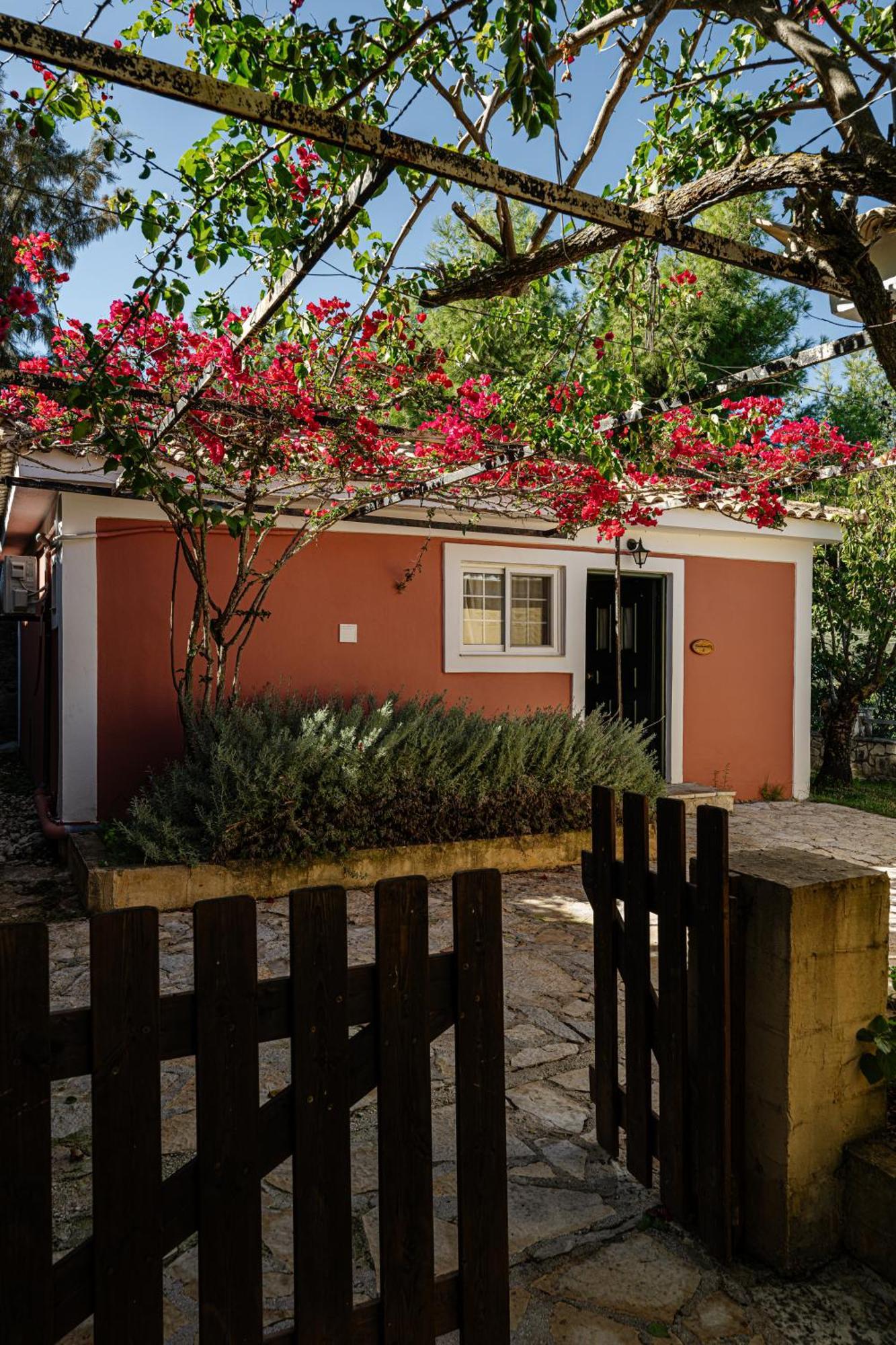 Ilyessa Cottages Méson Yerakaríon Bagian luar foto